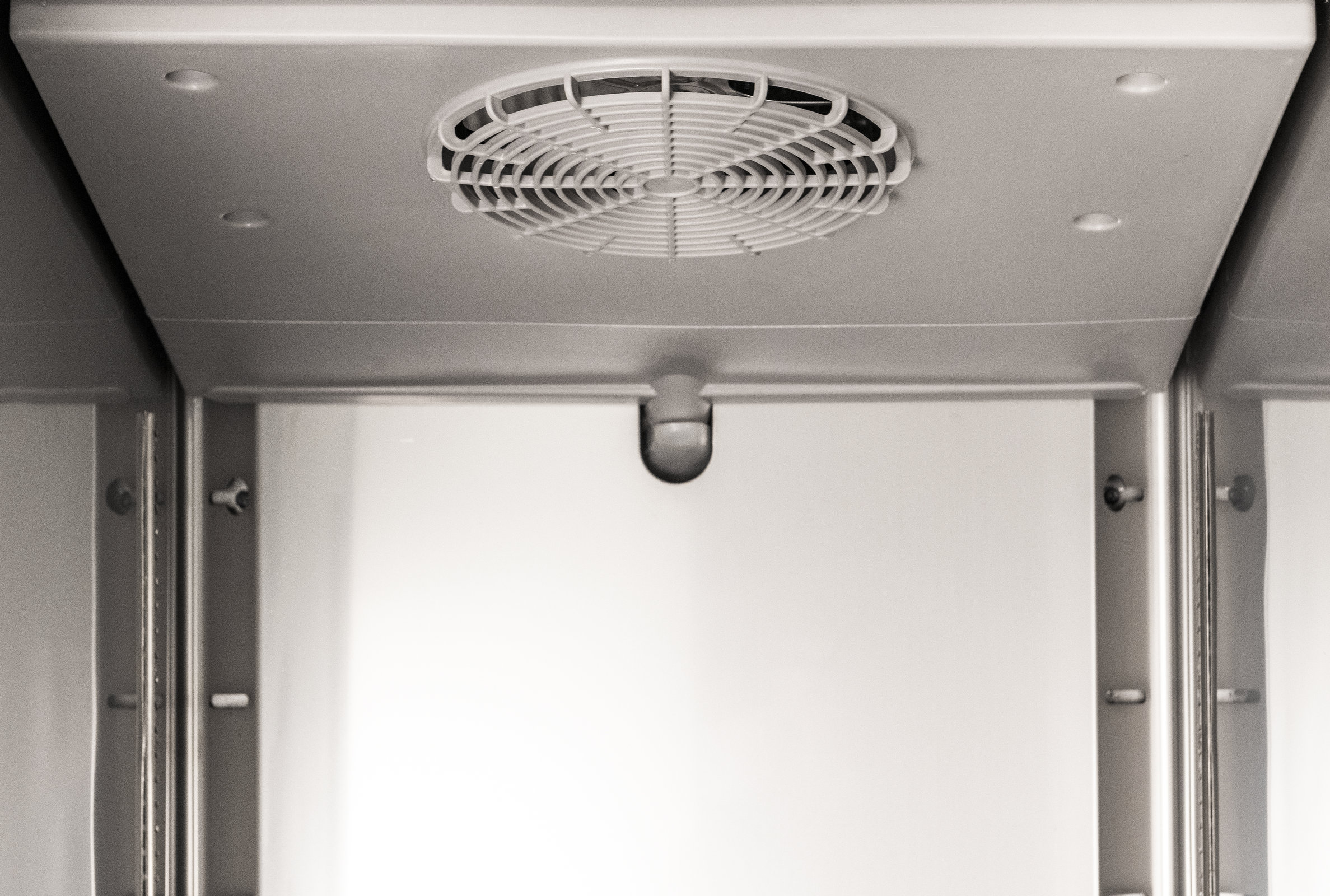 Energiespar-Speiseeis-Umluft-Lagerschrank TKU 626 CHR Eis